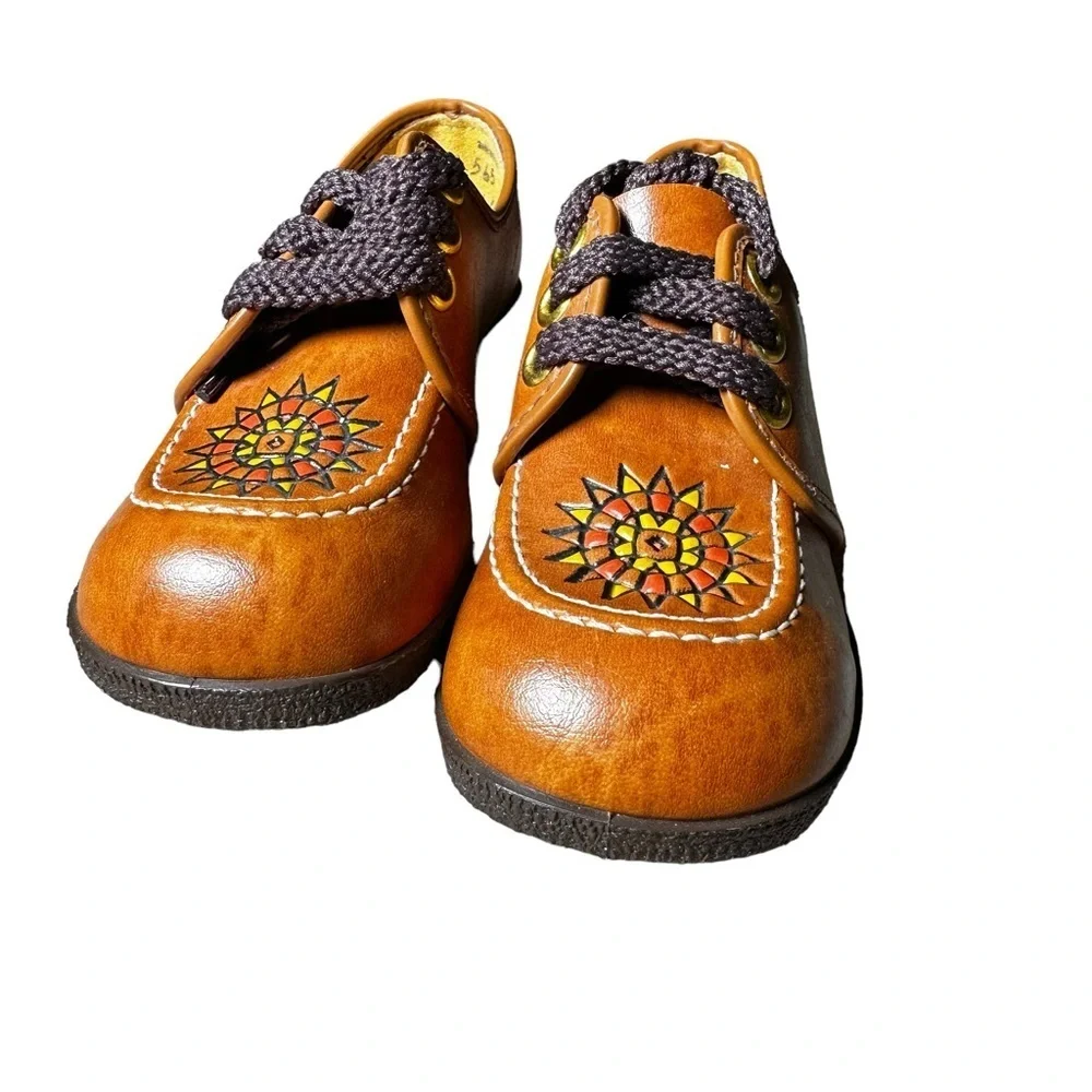 Robinson Crusoe Vintage Toddler Leather Dress Shoes Medallion Etch Size 8.5